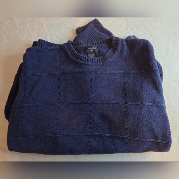 Dockers Men’s Navy Crewneck Sweater - Picture 8 of 8